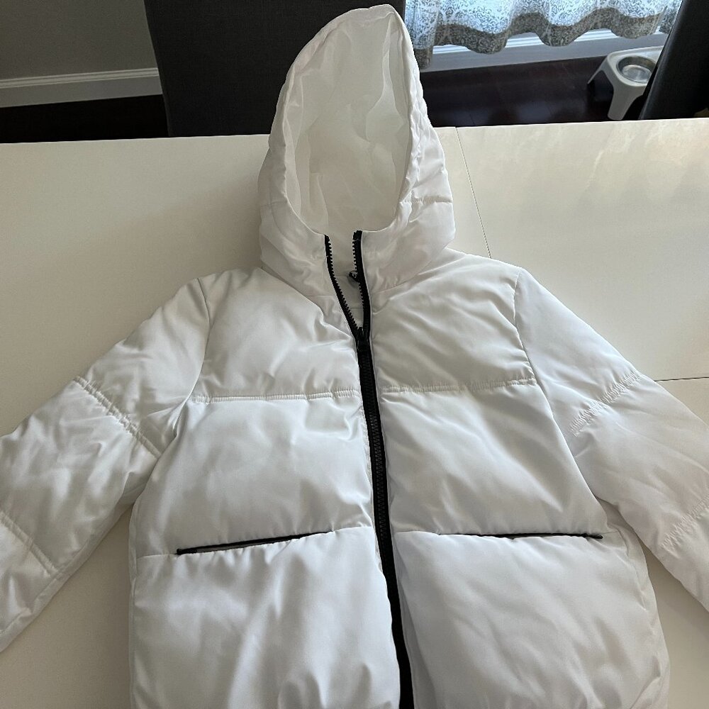 White Winter Puffer jacket with Black zipper Size XXS